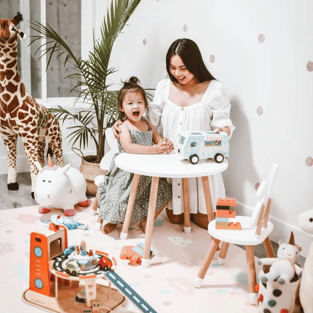 Child and playing using Baby Care Playmat - Happy Cloud - Large