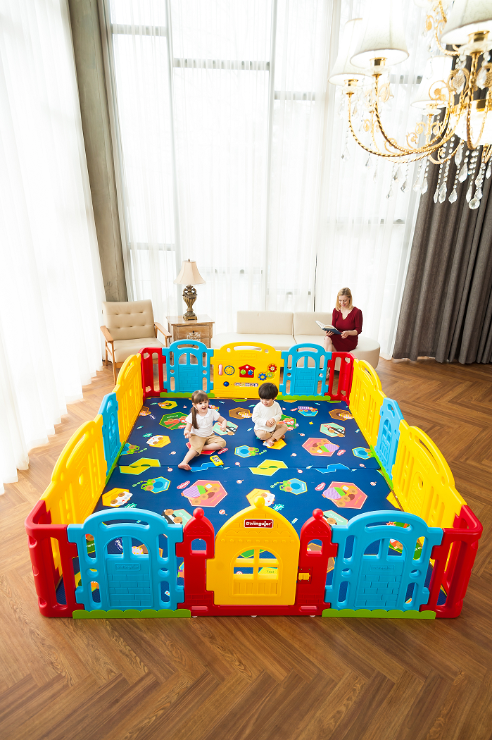 Dwinguler large kid's castle online playpen used